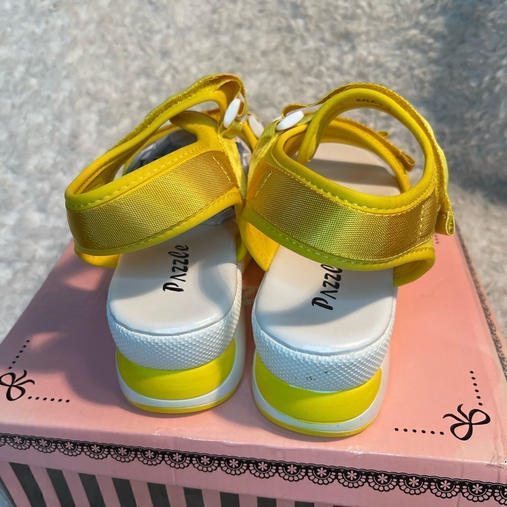 New Pazzle Kala3 yellow fabric straps and white rubber platform sandals size 9 - Picture 7 of 9